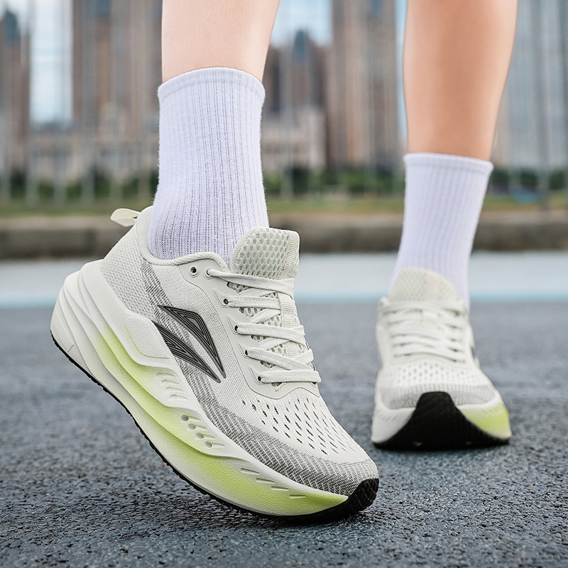 Hardloopschoenen voor heren Sn - Lightweight Road Running Shoes recensie en prijs
