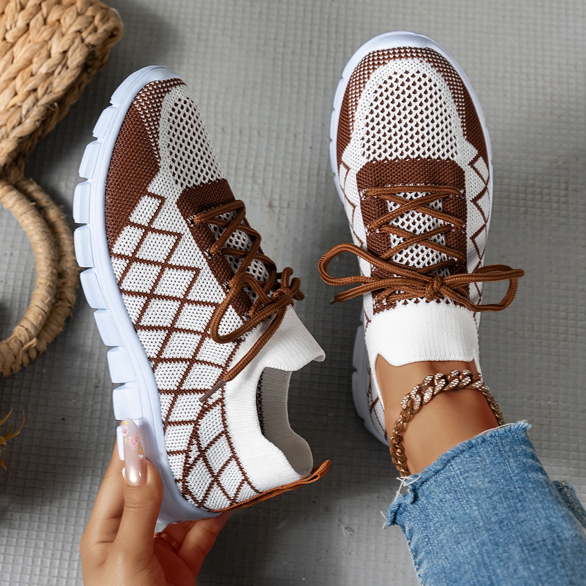 Gebreide damessneakers met rui - Knit Fabric Lace Up Sneakers recensie en prijs